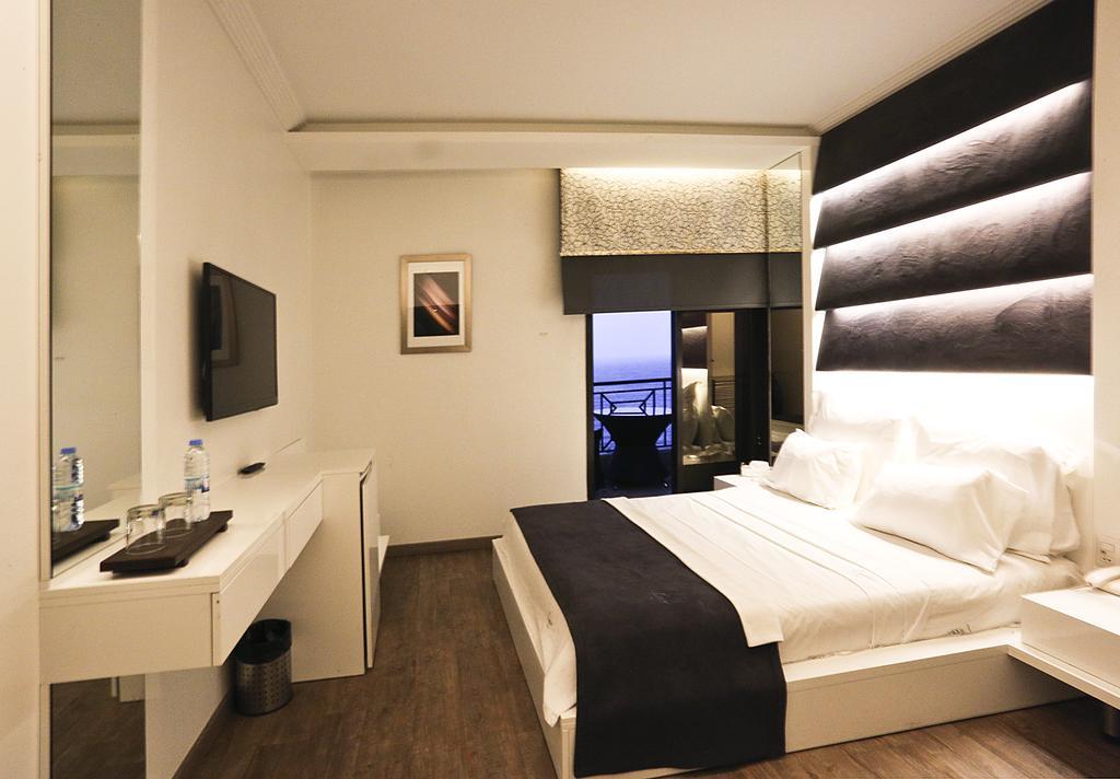 Luxor Hotel Jounieh Extérieur photo
