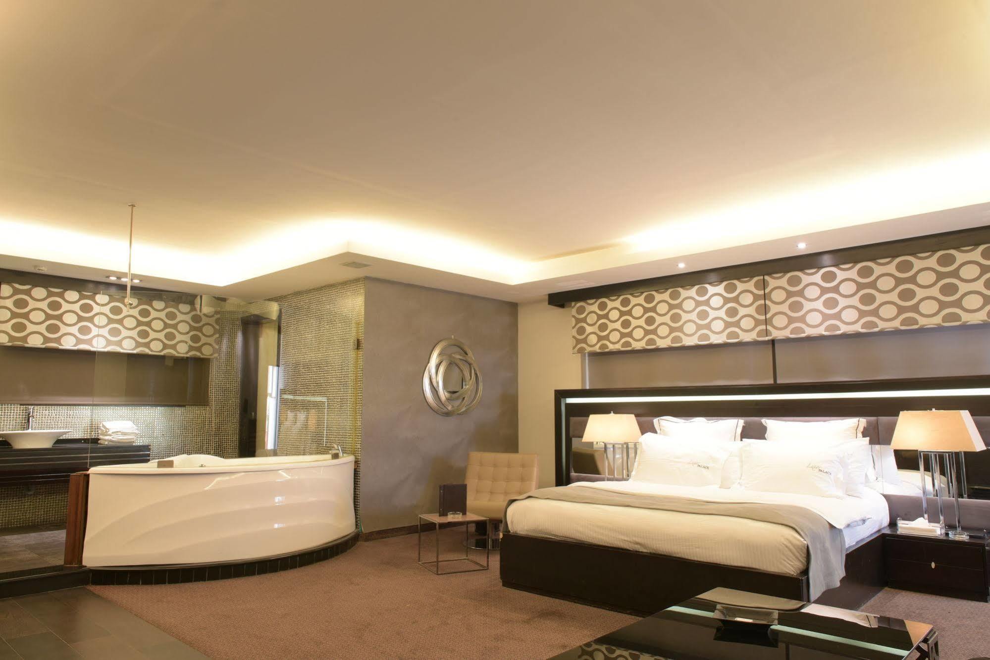 Luxor Hotel Jounieh Extérieur photo