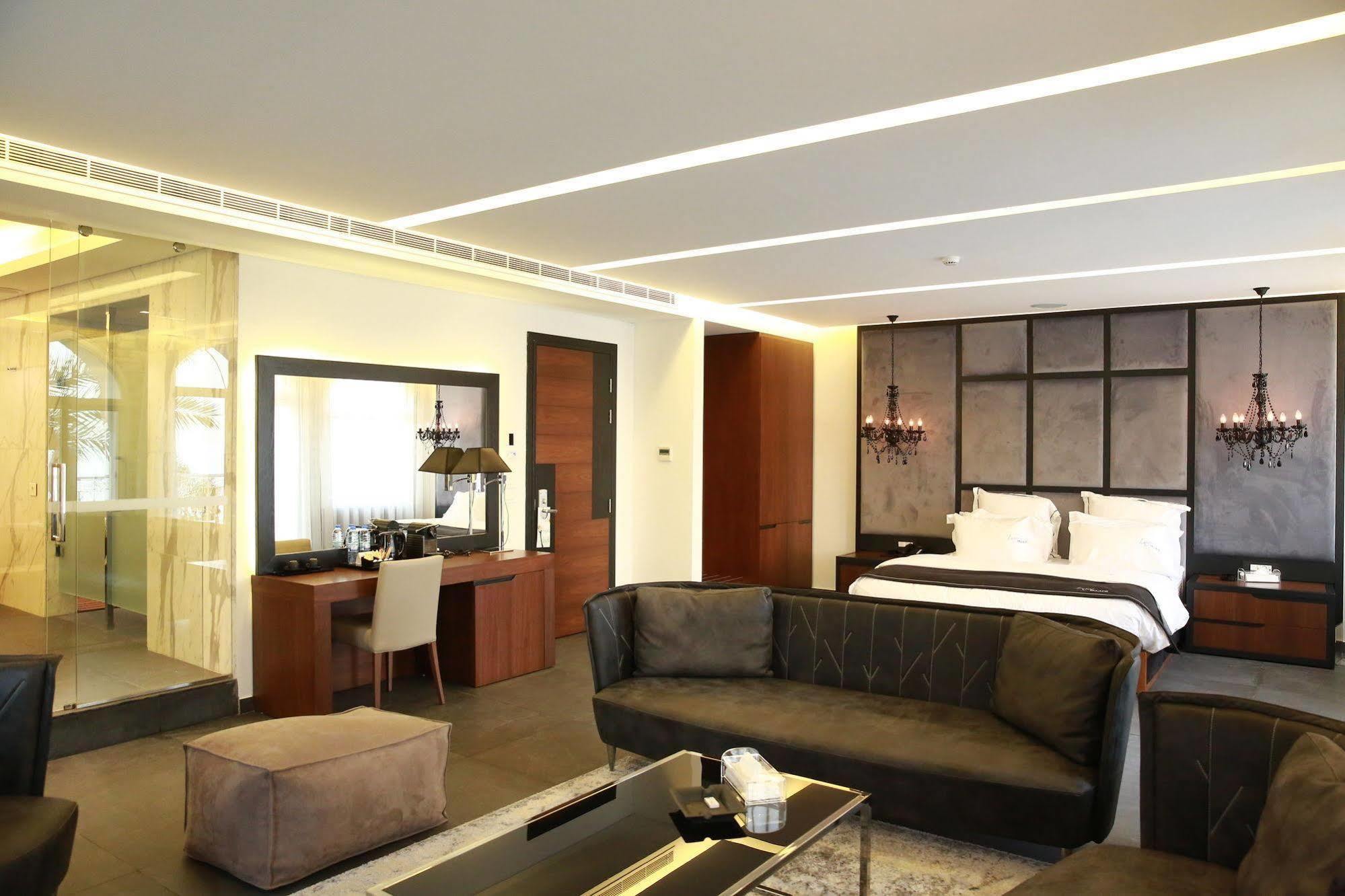 Luxor Hotel Jounieh Extérieur photo