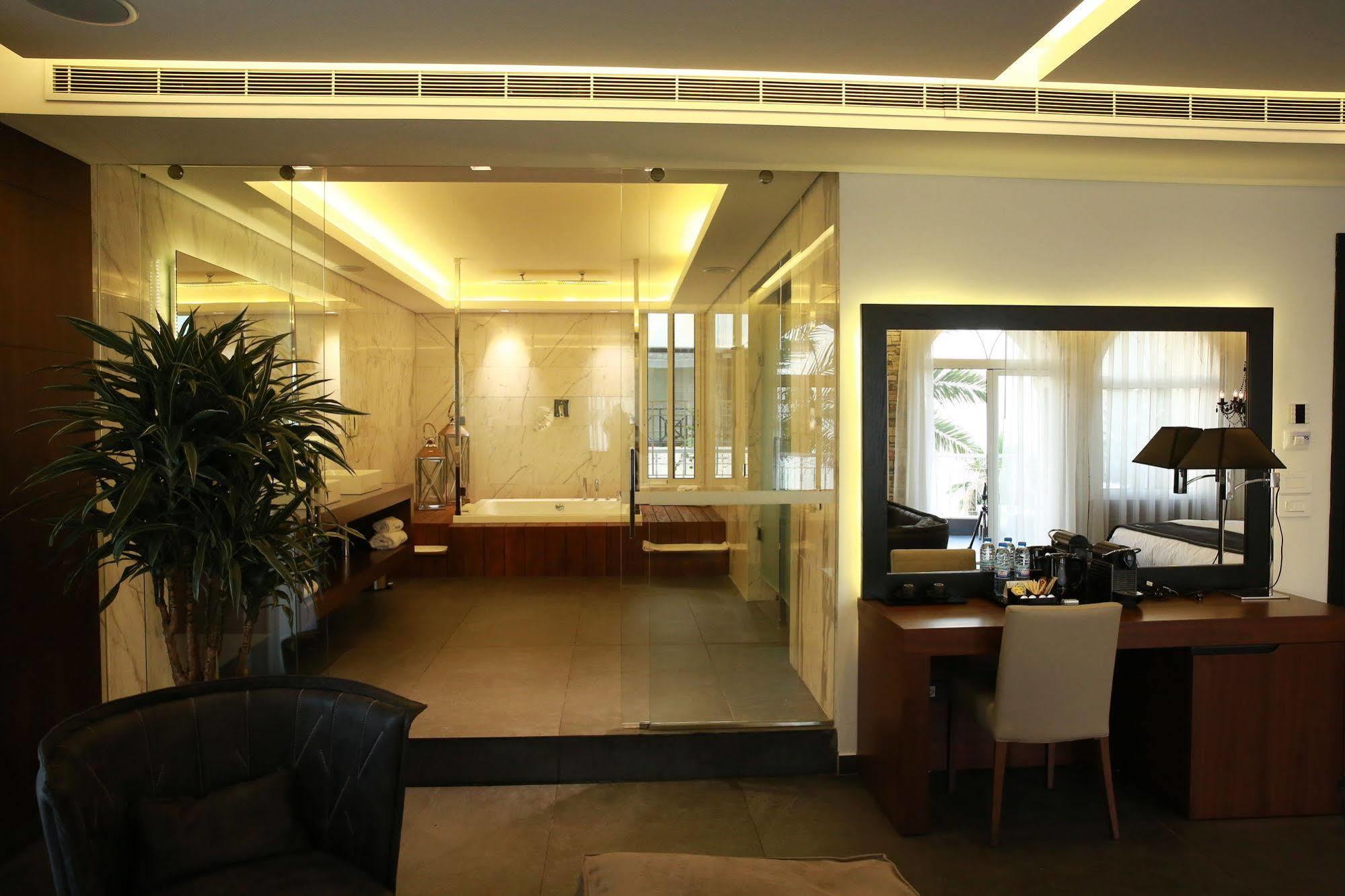 Luxor Hotel Jounieh Extérieur photo