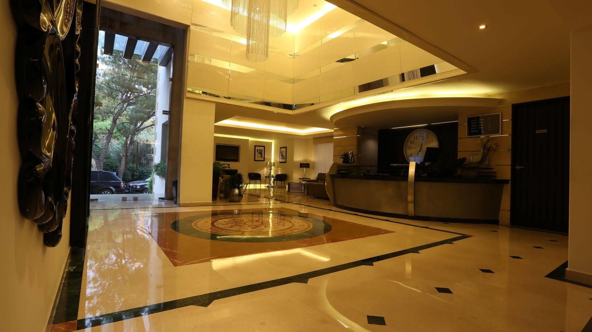 Luxor Hotel Jounieh Extérieur photo